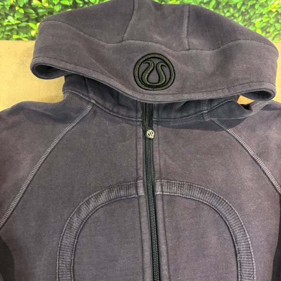 Lululemon Scuba Dark Plum Ombre Womens Jacket Size 4-6 (SKU: 33W) - Picture 3 of 8